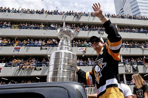 Sidney Crosby to parade Stanley Cup through hometown of Cole Harbour ...