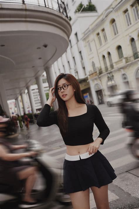 Ngắm dàn hot girl xinh đẹp xuất hiện chiếm spotlight trên khán đài Việt Trì tối qua có người