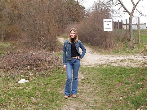 Annemieke Is Going Naked Porn Pictures Xxx Photos Sex Images Pictoa