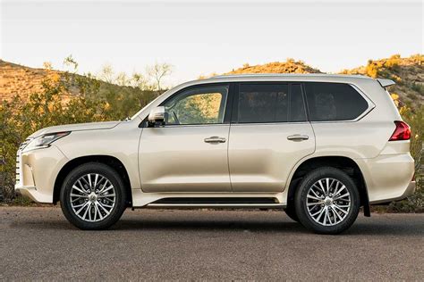 2020 Toyota Land Cruiser Vs 2020 Lexus Lx570 Whats The Difference