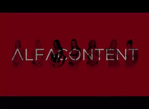 Twee Geladen Pikken Neuken Een Slanke Hete Tiener In Een Hardcore Trio