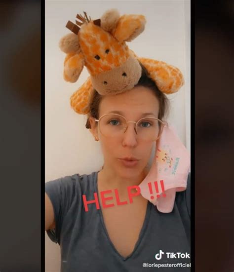 A Ans Lorie Saffiche Dans Un Mini Bikini Pour Les Vacances Les Fans Valident