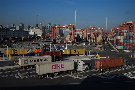 Union Targets Dp Worlds Container Terminal At Vancouver Port During