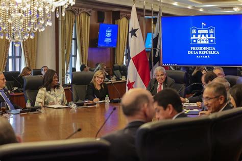 Presidente Mulino Inicia Con Pie Derecho Y Aprueba Importantes Decretos