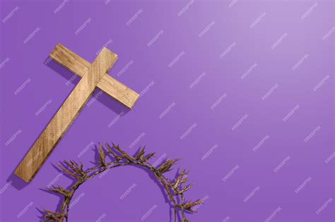 Premium Photo Christian Cross And Crown Of Thorns