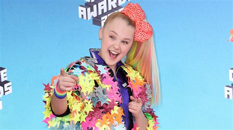 JoJo Siwa Comes Out As Gay After Viral Born This Way TikTok