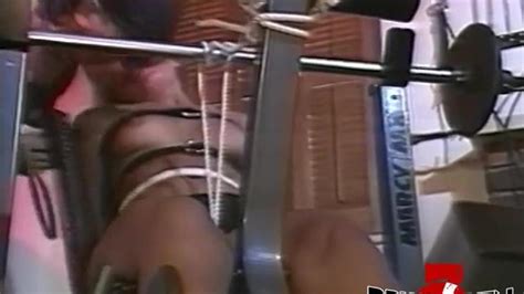 Bruce Seven Zara Gets A Whipping On Her Machine Porn Videos