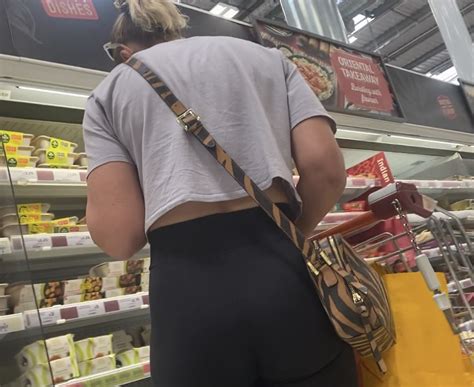 Blonde Milf With Perfect Ass Spandex Leggings Yoga Pants Forum