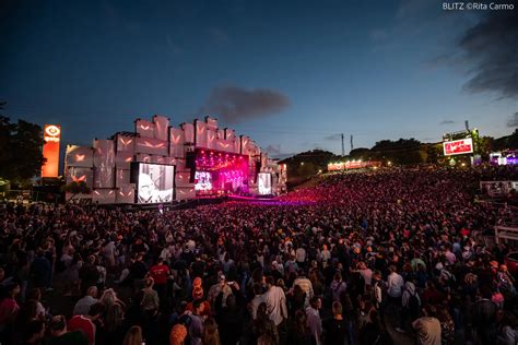 Mil Pessoas No Primeiro Dia Do Rock In Rio Lisboa Avan A A