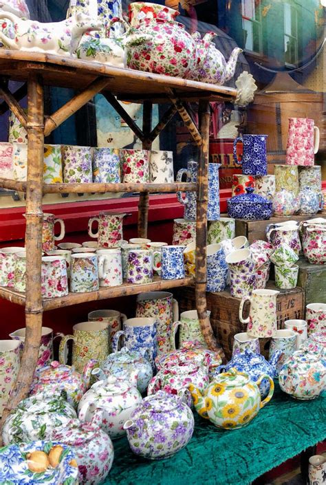 20 Best Souvenirs From England For Friends & Family - Forever Karen