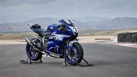 The Yamaha Yzf R Gets Race Prepped With The Gytr Kit