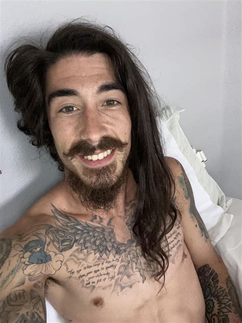 I’ve been tore on dreading it or shaving it for a wig 🤔 : r/MajesticManes