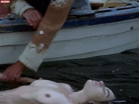 Naked Nathaly Zuniga In Acuario