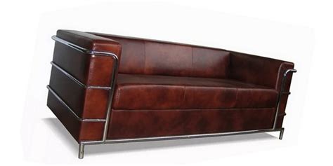 Диван с металлическим каркасом - это надежно