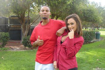 Big Tits Slut Claudia Valentine Makes A BBC Disappear In Her Pussy 15 Photos