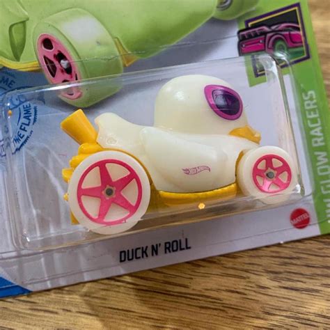 Hot Wheels Duck N Roll Brilha No Escuro GRY Carrinho De Brinquedo Magazine Luiza