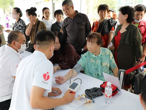 “防治中风宣传月”健康义诊活动在市老年大学举行市老年大学