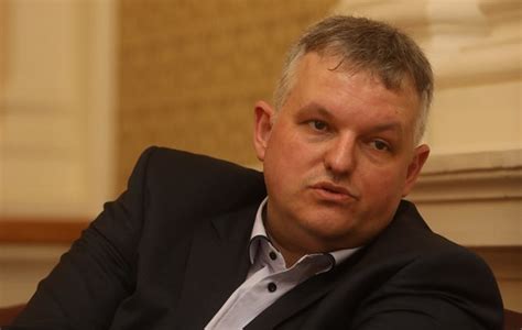 Медицинската сестра става защитена професия, за да привлече 17 хиляди