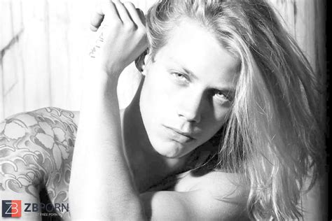 Simba Magnificent Model ZB Porn