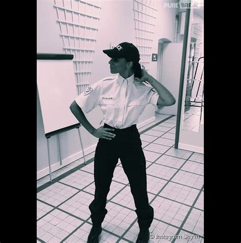 Shy M En Polici Re Vs En Bikini Quelle Tenue La Rend La Plus Sexy Purebreak