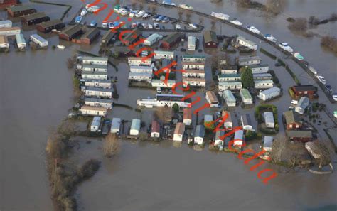 INVICTA KENT MEDIA PICS SHOWS Yalding In Kent Still Surrounded By