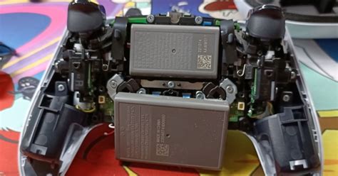 DualSense Edge controller battery is 33% smaller than the $70 PS5 DualSense