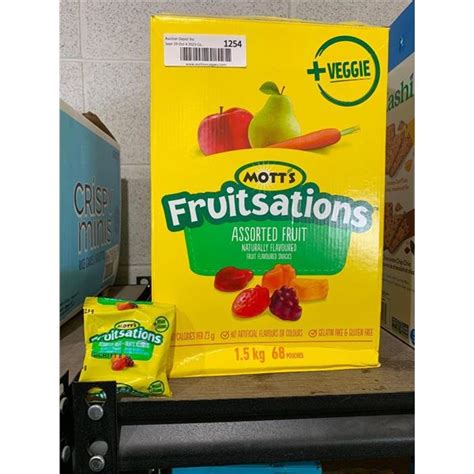 Motts Fruitsations Assorted Fruit Flavored Snacks 68 Pack