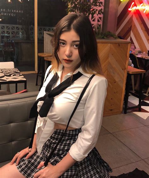 D N Hot Girl Th H M I S H U Combo M T Xinh Ng C Kh Ng Gi Nh Tr N Spotlight T Th H F