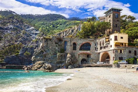 Monterosso al mare (Cinque terre) - scenic Ligurian coast, Italy ...