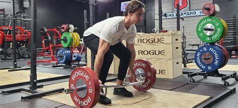 How to Trap-Bar Deadlift with Proper Form (with a Free 12-Week Training ...