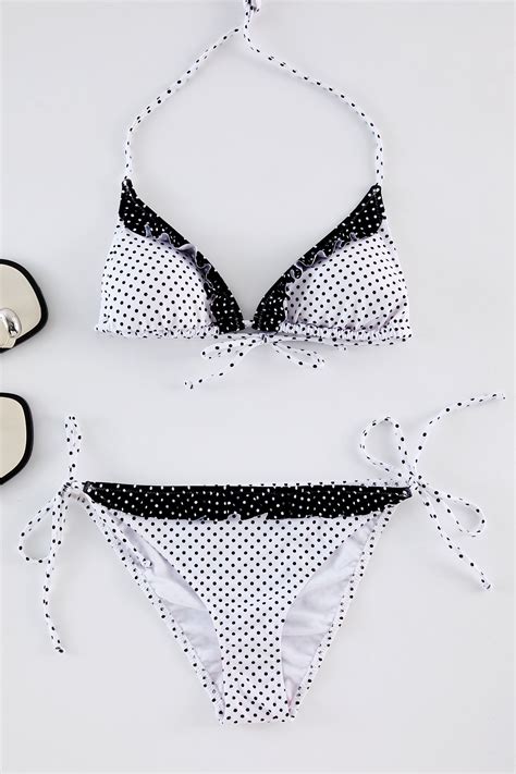 Trendyolmilla Puantiyeli Üçgen Fırfırlı Regular Bikini Takımı TBESS BT Fiyatı Yorumları