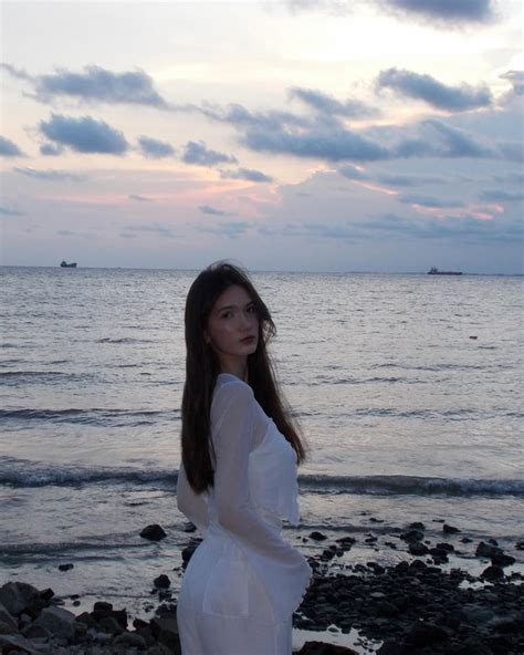 Em G I V N L M Tu I Cao G N M Di N Bikini I Bi N V C D Ng Nu T N I Ch N D I M I