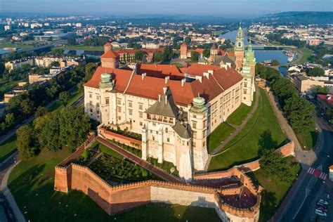 Guided Tour Of Wawel Castle Cathedral And St Marys Basilica