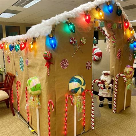 California Office Worker Turns Cubicle Into Life Sized Gingerbread