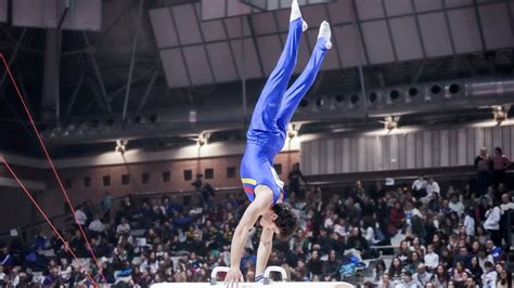 Ginnastica Artistica Emozionante Prestazione Della Pgf Nella Seconda