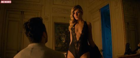 Naked Sveva Alviti In Love Addict