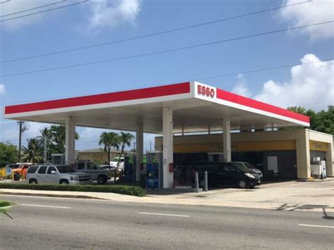 Armed Robbers Escape With Cash In Service Station Hold Up Cayman Compass