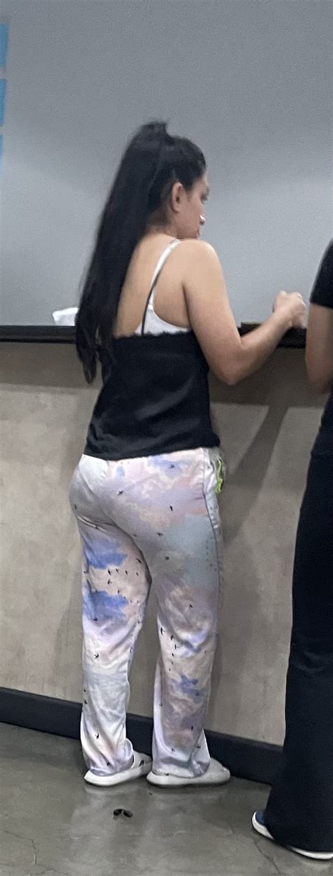 Latina Milf VPL Ass Forum