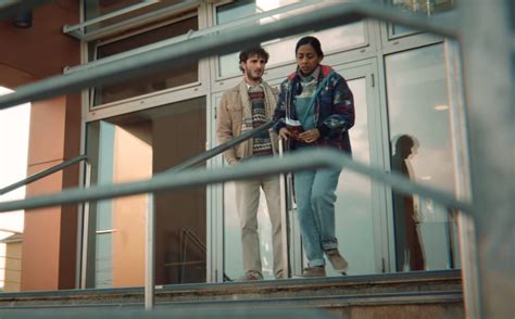 Xem phim Sex Education tôi hối hận vì đã trách mắng nhân viên thậm tệ Không nên nhìn quá