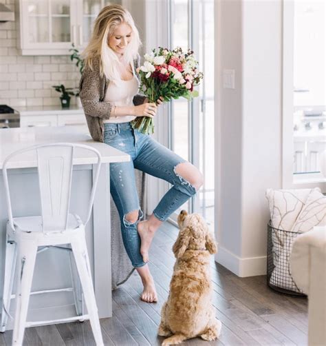 Hot girl Instagram mất ngay 70 000 người theo dõi sau khi ngừng đăng ảnh nóng bỏng và câu chuyện