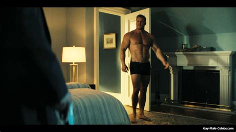 Alan Ritchson Shirtless And Sexy Underwear Scenes In Reacher Gay Male Celebs