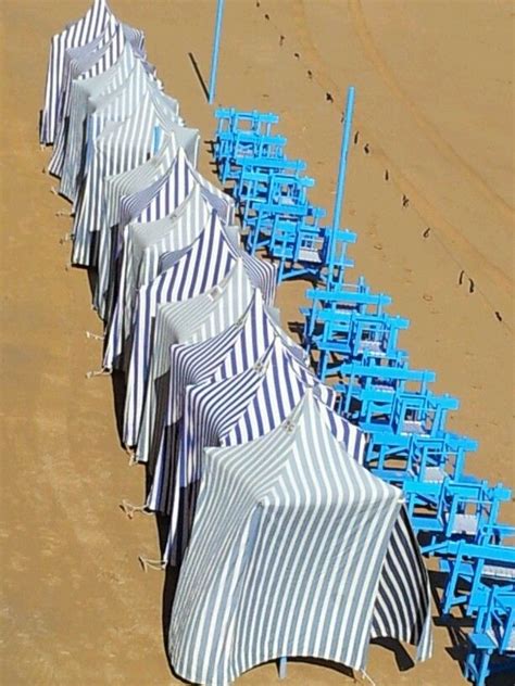 Toldos En La Playa De Zarauz Playa Toldo Lugares