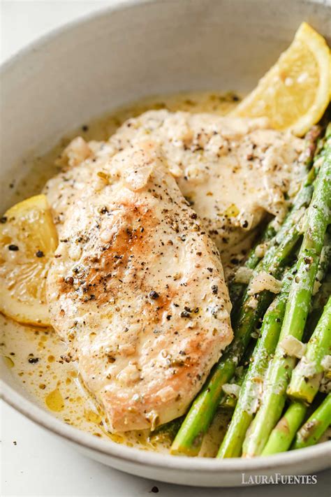 Simple Pan Seared Lemon Garlic Chicken And Asparagus Laura Fuentes