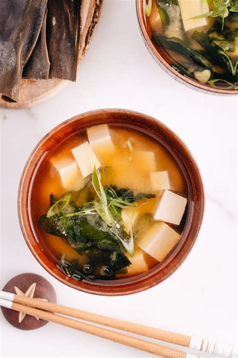 Vegan Miso Soup ヴィーガン味噌汁 • Just One Cookbook