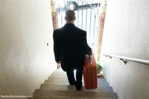 Stunning MILF Veronica Avluv Tease With Her Big Juggs While Showering