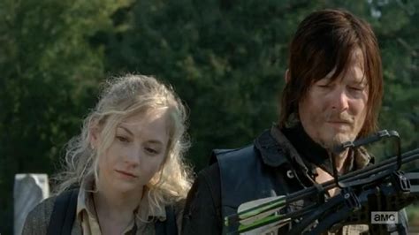 Walking Dead Showrunner Talks Daryl Sexuality Gay Character The Mary Sue
