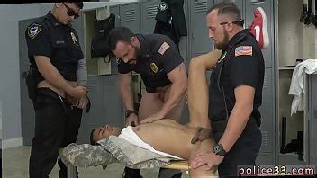 Desnudo policía gay follado por la policía XVIDEOS
