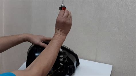 Как поменять лампочки ближнего, дальнего света, ДХО и поворотника на ...