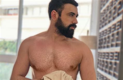 Rep Rter Que Teve Suposto Nude Vazado Exibindo N O Gay Se