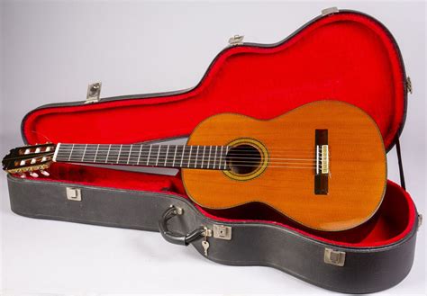 Guitare Classique De Manuel Contreras à Madrid Datée 1981 Table En Red Cedar Très Bon état